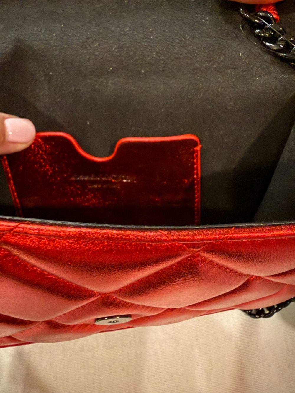Alexander McQueen Metallic Red Quilted Skull-Accent Crossbody - Picture 7 of 8